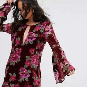 RARE! HOST PICK !❤️❤️RahiCali boho velvet wine floral romper